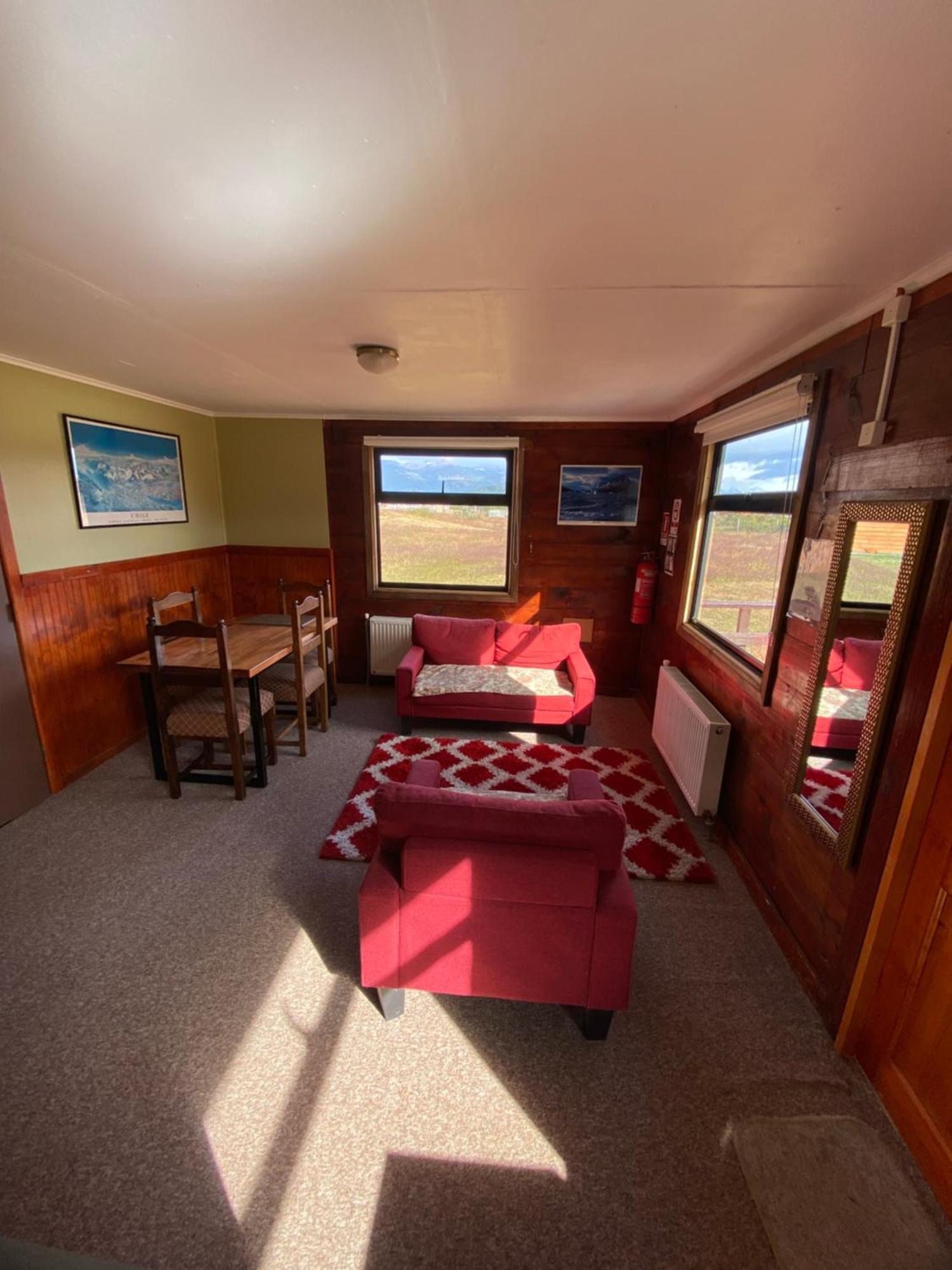 Cabanas Lago Tyndall Torres del Paine National Park Exterior photo