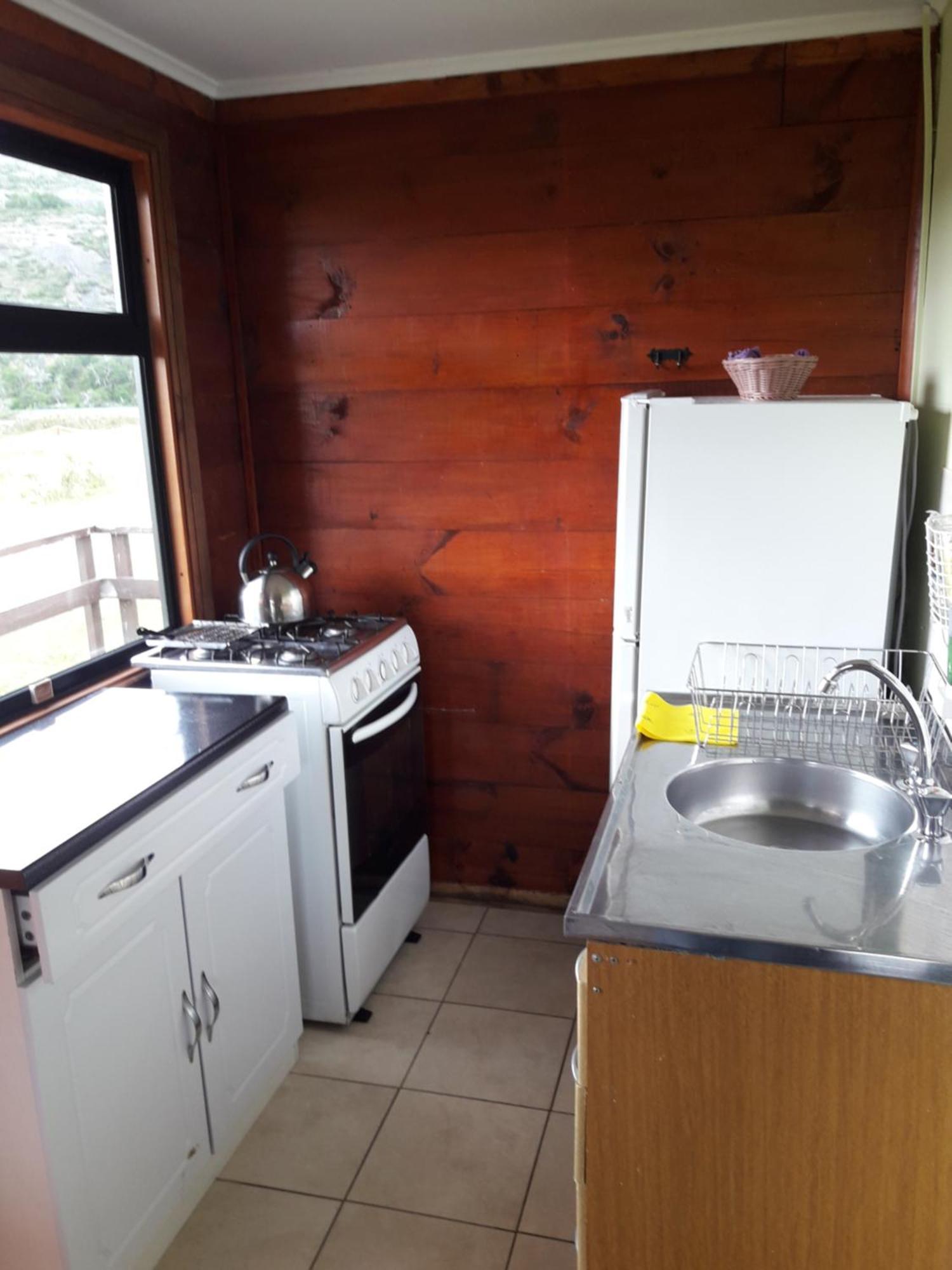 Cabanas Lago Tyndall Torres del Paine National Park Exterior photo